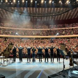 Joan Manuel Serrat dice adiós a su vicio de cantar.