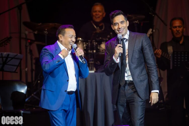 CARLOS CUEVAS Y RICARDO CABALLERO DANDO UN REPASO POR GRANDES CLASICOS EN EL TEATRO METROPOLITAN.