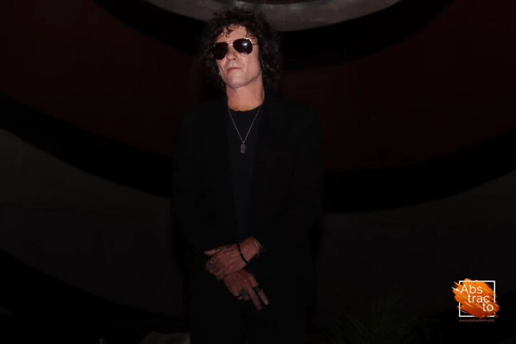 Enrique Bunbury regresa a los escenarios en México y presenta su nuevo libro “La Carta”